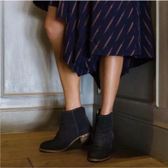 Anthropologie| Beek By Two Birds Grey Oiled Suede Stacked Heel Strix Boot Size 7 - Picture 5 of 16